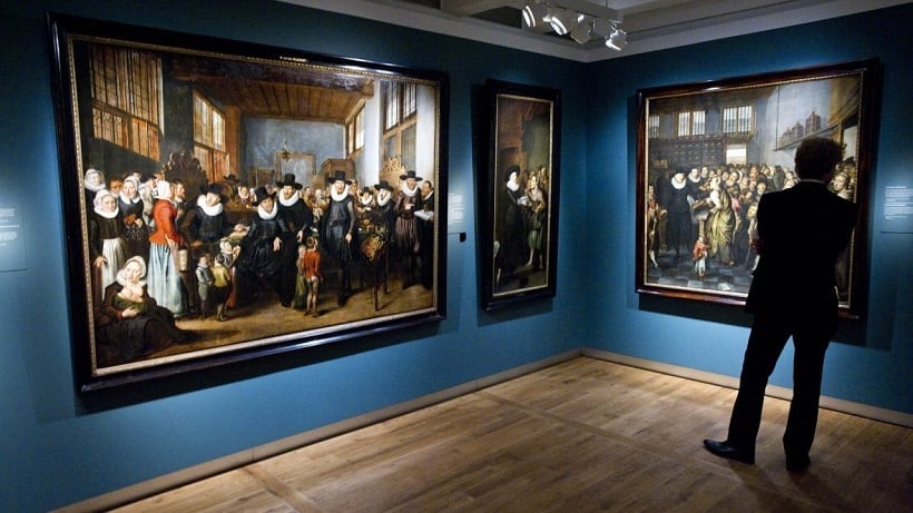 Exposições permanentes no Hermitage Museum em Amsterdã