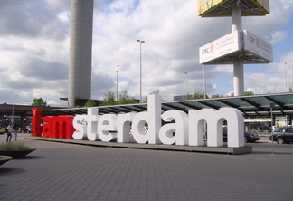 Letreiro I Amsterdam no Aeroporto Schiphol em Amsterdã