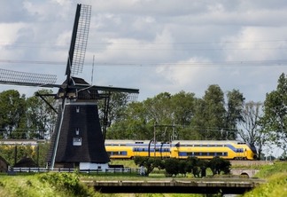 Viagem de trem na Holanda