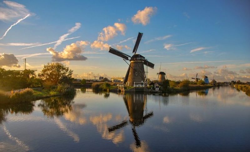 O parque dos moinhos de vento na Holanda