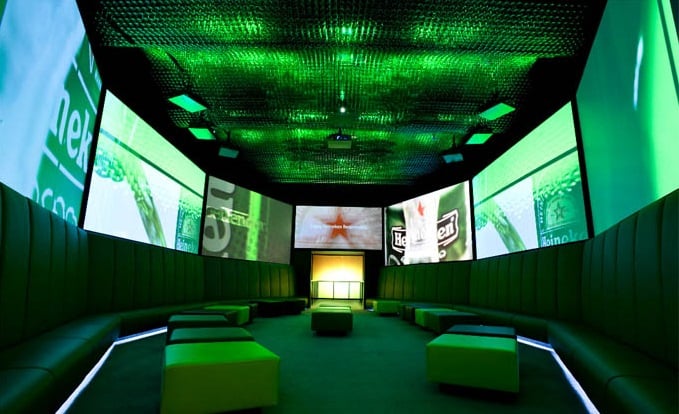 Sala da Heineken Experience em Amsterdã