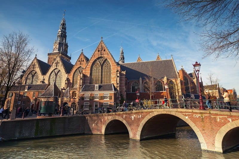 Igreja Oude Kerk em Amsterdã