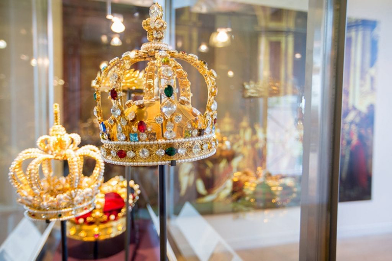 Coroas reais no Museu dos Diamantes