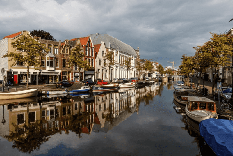 Leiden na Holanda