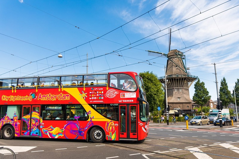 Ônibus City Sightseeing em Amsterdã