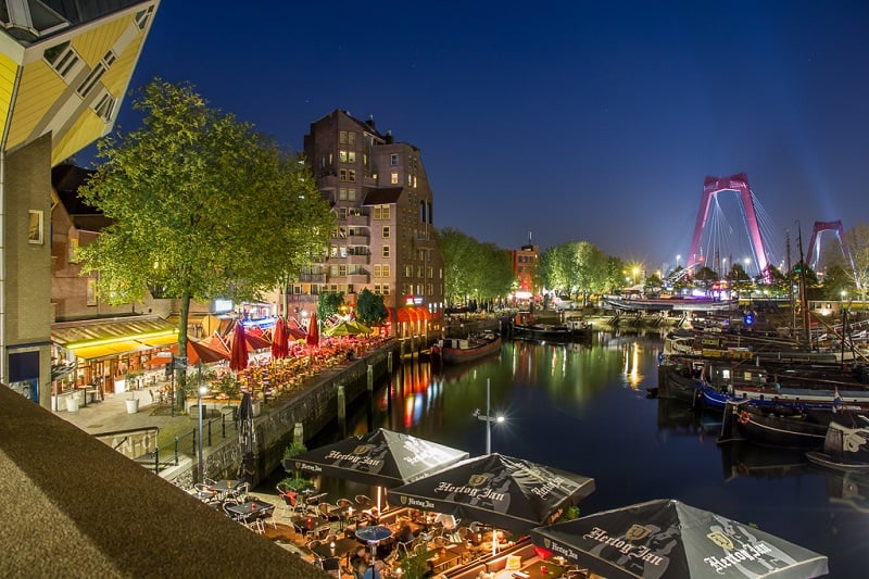 Oude Haven (Old Harbour) em Roterdã à noite