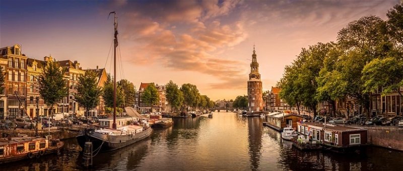 Canal da cidade de Amsterdã