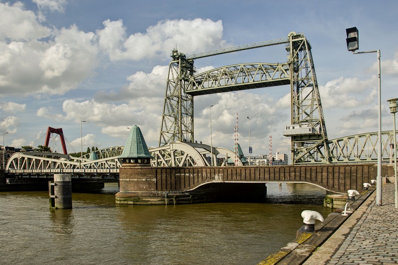 Ponte Koninginnebrug, Roterdã