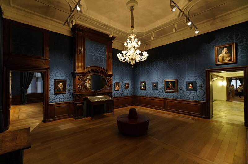 Sala de quadros no museu Mauritshuis em Haia
