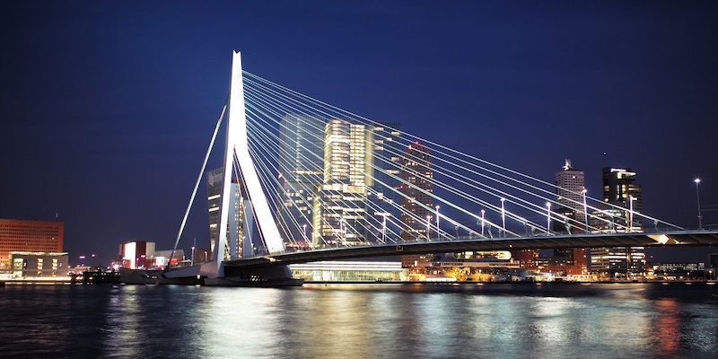 Ponte Erasmusbrug em Roterdã
